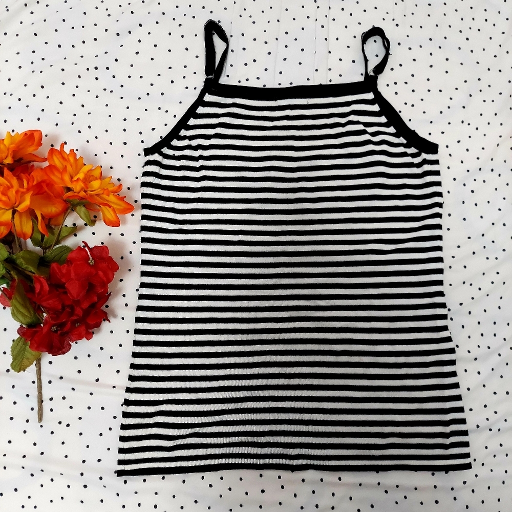 Adjustable Spaghetti Strap Tank Top - Picture 2 of 5